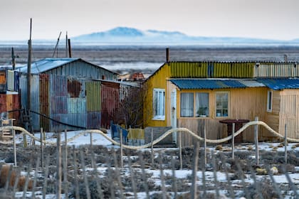 Casas utilizadas por pescadores durante la temporada en Punta Loyola.