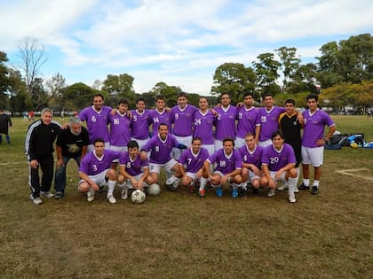 Casasco, DT de Cuaco y un partido de domingo en la UBA. Tuvo relación con Bielsa, mientras el Loco era DT de la Universidad; en una oportunidad le pidió que le enseñe a jugar al tenis