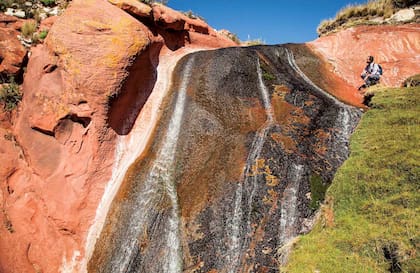 La cascada Tres Piedras en La Rioja lleva el nombre del antiguo rancho situado a pocos metros.