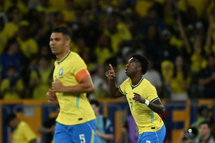Casemiro y Vinícius Júnior, figuras de Brasil, que ensayará frente a Egipto con miras a la Copa del Mundo.