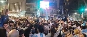 En Caseros, la euforia se metió en el túnel y desbordó todas las calles cercanas