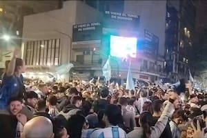 En Caseros, la euforia se metió en el túnel y desbordó todas las calles cercanas
