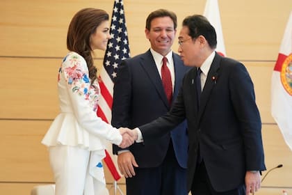 Casey y Ron DeSantis en Japón