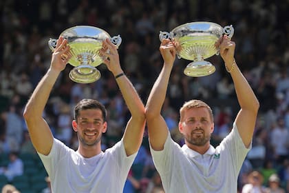 Cash y Glasspool: primera pareja británica desde 1936 en ganar dobles masculino de Wimbledon