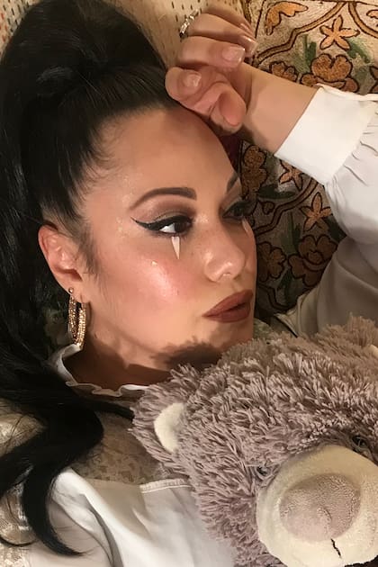 Casi 20 años después de su primer disco, Emme, la hija de Lito Vitale y Verónica Condomí, prepara el segundo