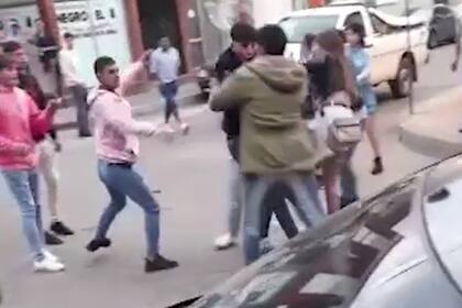 Casi 20 personas participaron de la pelea