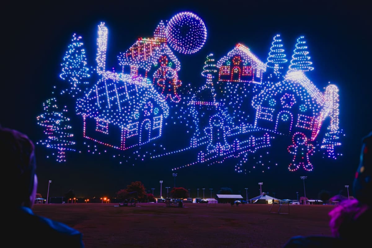 Casi 5000 drones iluminaron el cielo de Mansfield, Texas, batiendo un récord Guinness