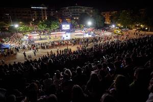 Casi 6000 personas se dieron cita en el Palacio de Congresos para disfrutar de un partido de Granada ante el campeón de Angola