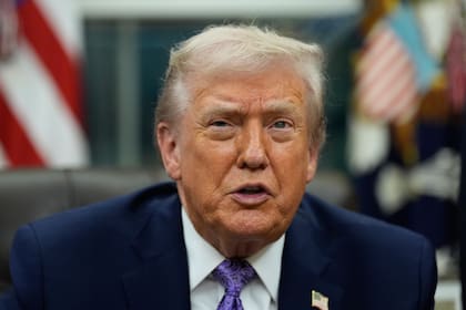 Casi la mitad de todos los estadounidenses (el 49 por ciento) en una encuesta de Politico dice que la campaña de deportación masiva de Trump es "demasiado agresiva"