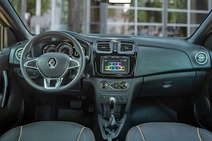 Casi sin cambios. En el interior del Renault Stepway sigue destacando la pantalla táctil de 7”