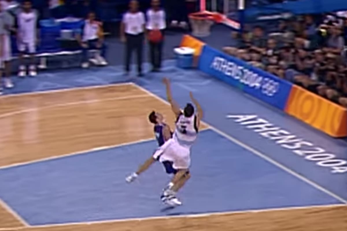 Casi sin tiempo: quedaban 0,3 segundos y Manu tiró para la historia