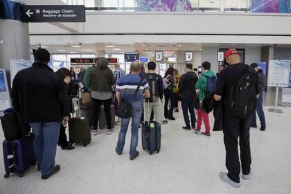 Casi todas las personas que entran a EE.UU. deben contar con un registro I-94