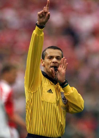 Castrilli durante su participación en Francia 1998, donde dirigió Dinamarca-Arabia Saudita, por la fase de grupos, y Croacia-Rumania, por los octavos de final.