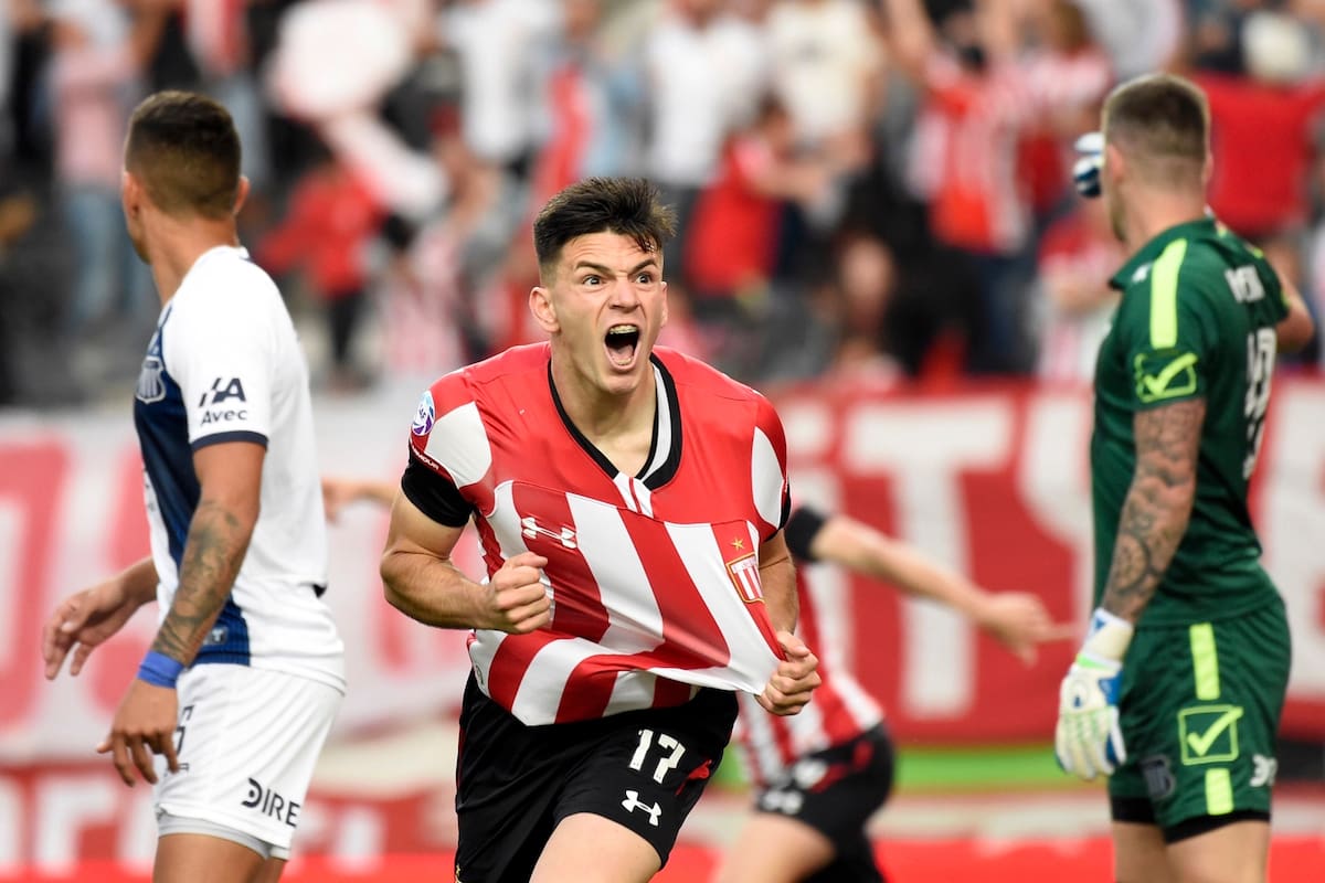 Castro festeja su gol frente a Talleres. Apenas se había jugado un minuto.