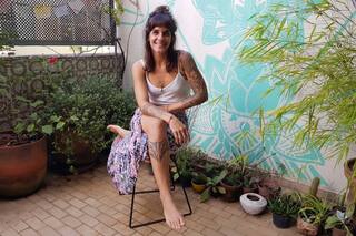 Río. La arquitecta que cambió el estrés de CABA por tatuar cerca de la playa