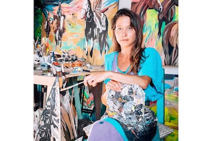 Catalina Guerrico rinde homenaje en sus obras a la flora y fauna nativas.