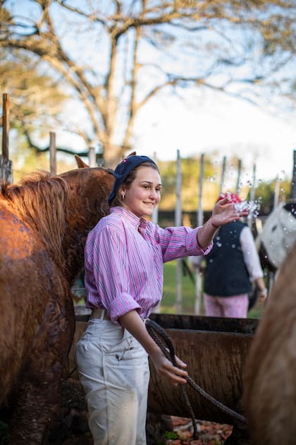 Catalina Oria después de una jornada intensa de cabalgata.