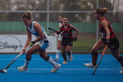 Catalina Rodríguez Giesso, Jazmín Carregal y Antonella Rinaldi aportaron los goles de GEBA ante Olivos