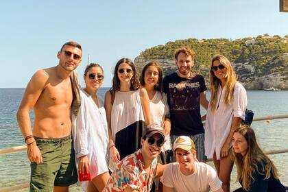 En septiembre, viajó junto a algunos de sus nuevos amigos a Javea, un municipio de la Comunidad Valenciana