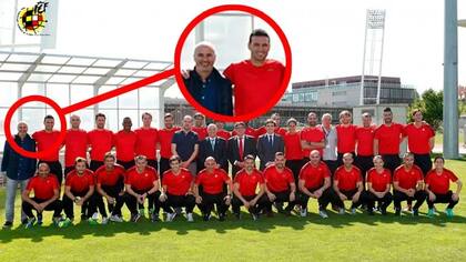 Cátedra de campeones. De la Fuente y Scaloni, profesor y alumno del curso de DT
