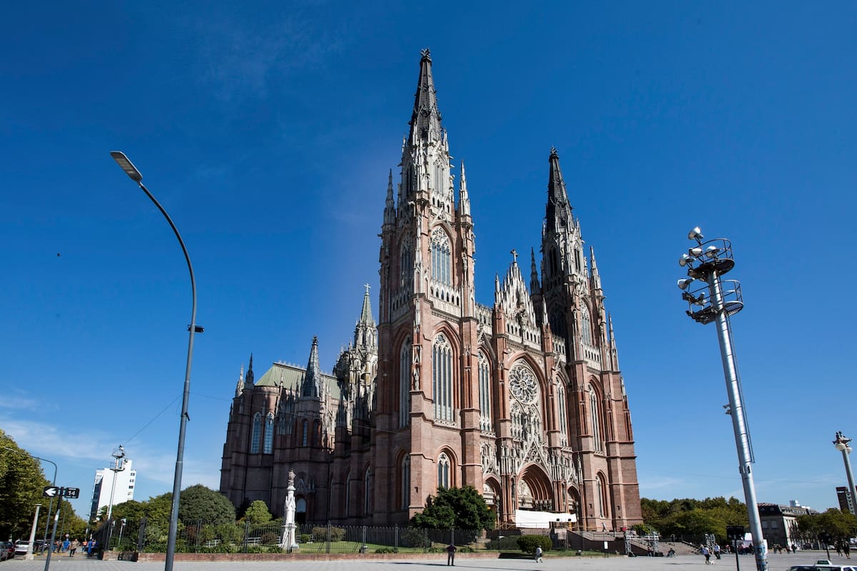 Catedral de La PLata desde La Plaza Moreno