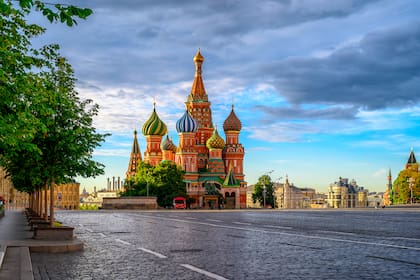 Catedral de San Basil y Plaza Roja en Moscú, Rusia