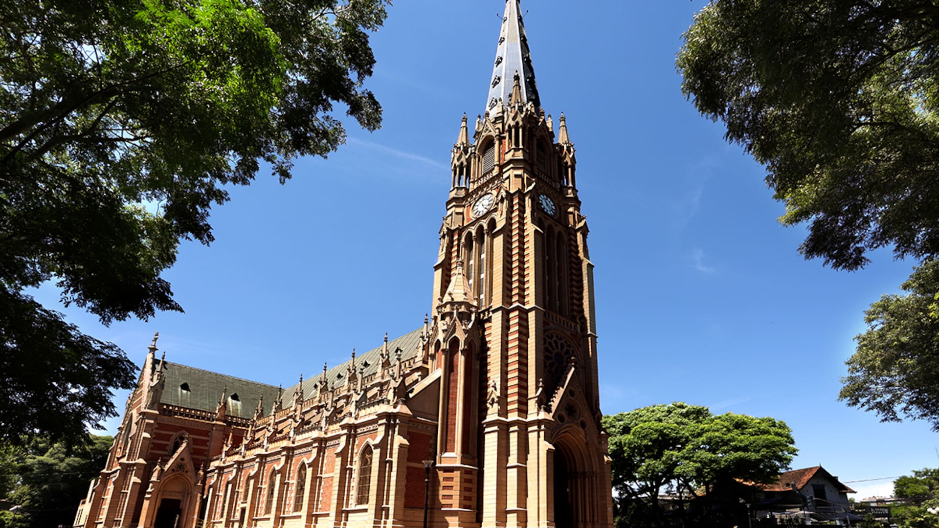 Catedral de San Isidro, reconocida obra de Dunant.