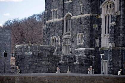 Catedrático de West Point demanda a la academia por restricciones a la libertad de expresión
