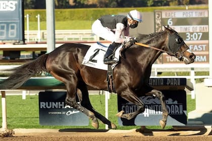 Catemaco ganó en su debut en Santa Anita Park; a los 4 meses de vida estuvo al borde de la muerte