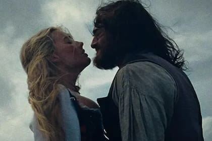 Cathy y Heathcliff en una nueva versión fílmica del clásico de la literatura inglesa Cumbres Borrascosas, de Emily Brontë