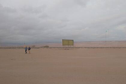 Catriel y otros dos jóvenes pasan sus días en pleno desierto, casi sin provisiones