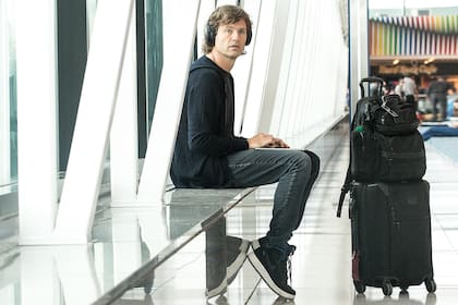 Cattáneo en Ezeiza, en abril, a punto de embarcar con destino a Madrid