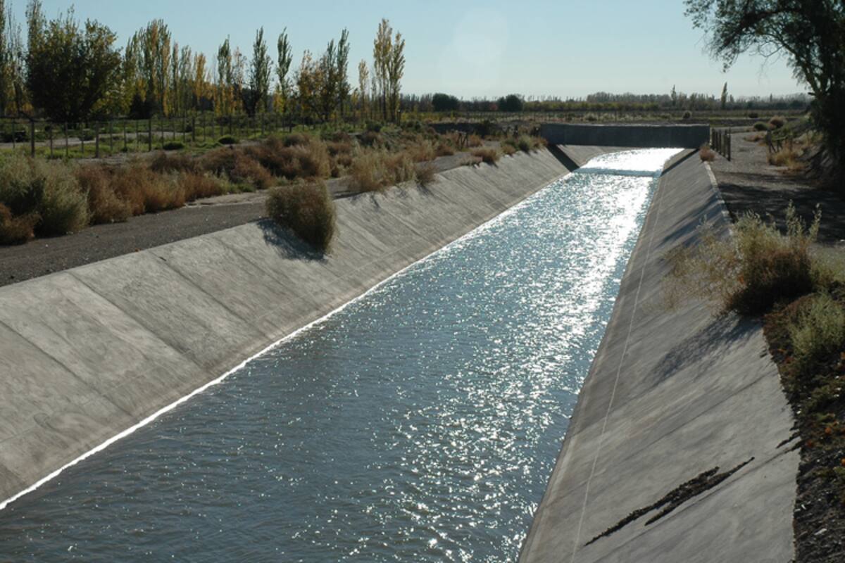 Cauce de agua en Mendoza