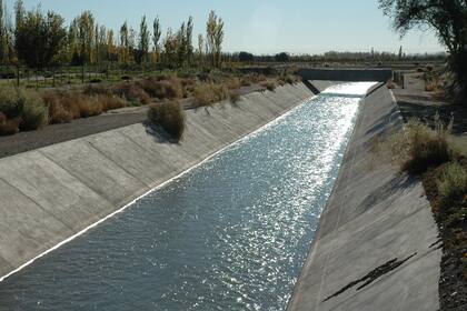 Cauce de agua en Mendoza