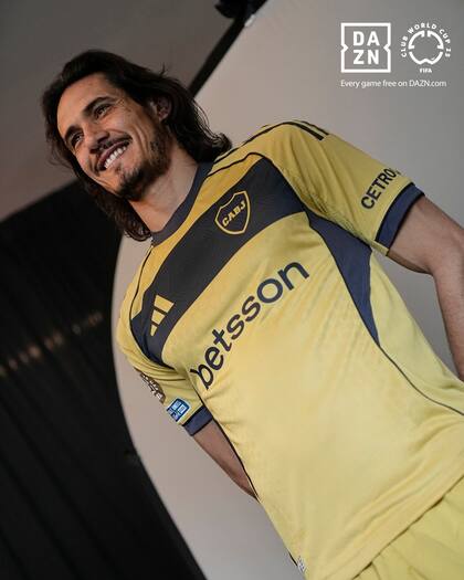 Cavani en la última sesión de fotos previa al Mundial de Clubes