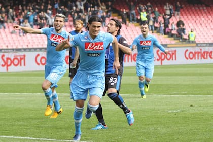 Edinson Cavani brilló en su estadía en Nápoli, su segundo club en Europa