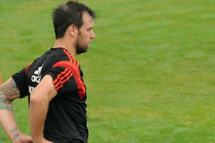 Cavenaghi no estará mañana en el choque contra Sevilla