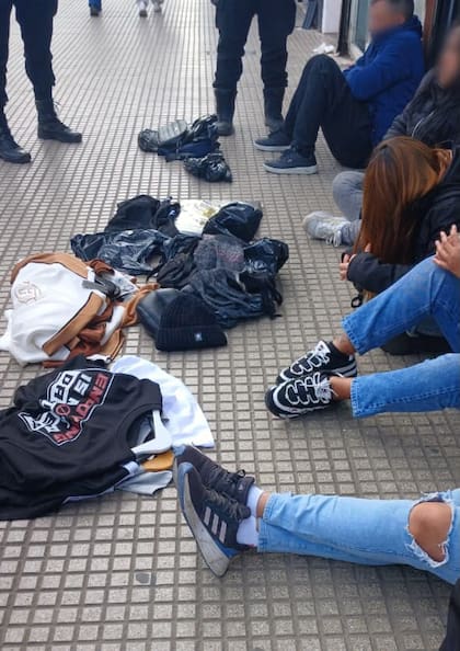 Cayeron cinco personas acusadas de robar ropa en los locales de la avenida Avellaneda
