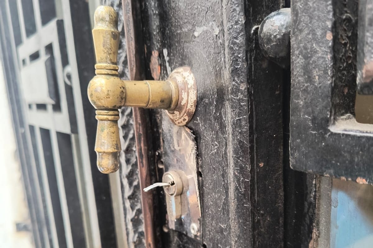 Cayeron con las manos en la cerradura: usaban la yuga para robar en Almagro