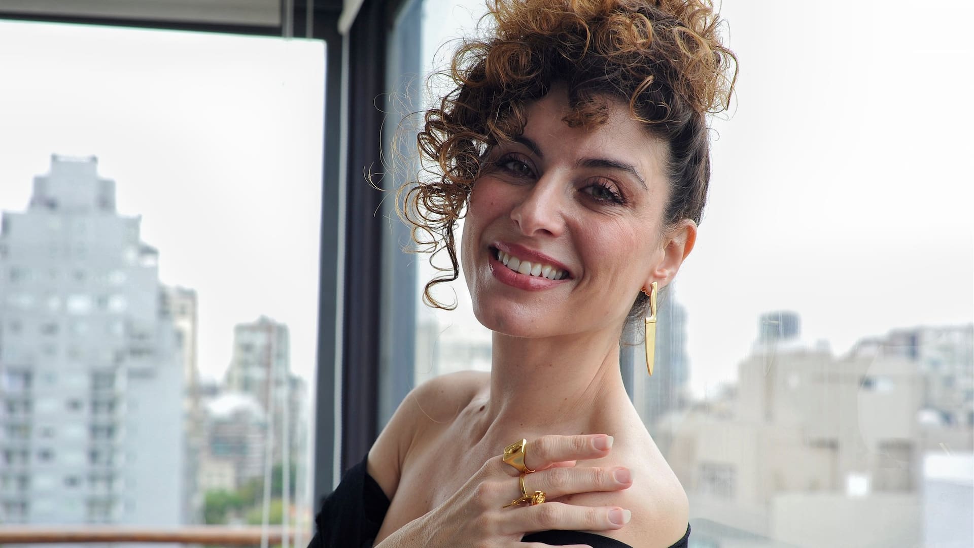 Cayetana Cabezas está feliz de que la reconozcan en la calle y se quedó "atrapada" con Buenos Aires