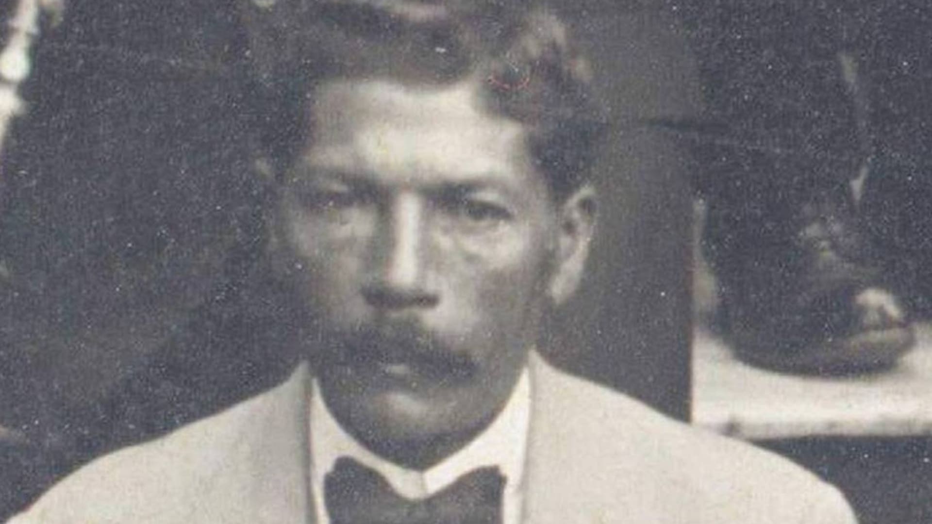 Estatua en homenaje a Cayetano Silva, autor de la "Marcha San Lorenzo", en Venado Tuerto