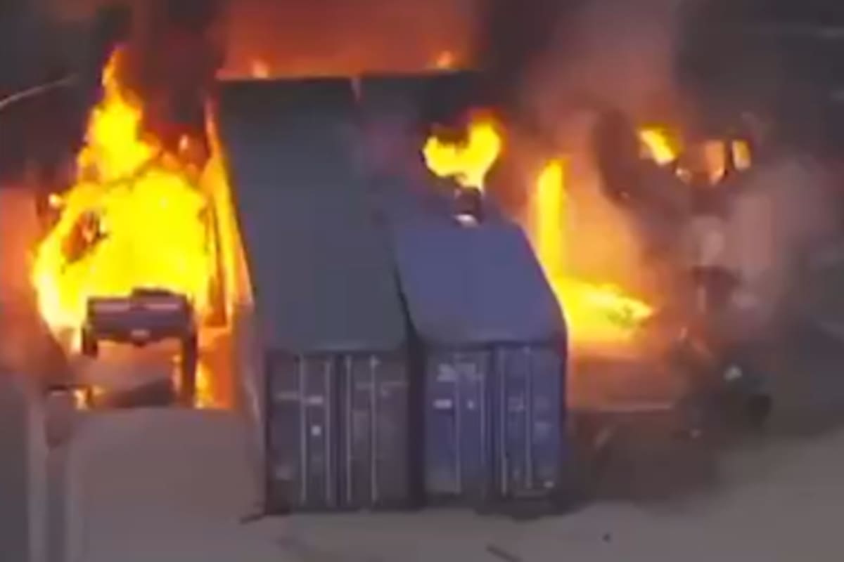 Cayó y se prendió fuego un helicóptero en Los Ángeles