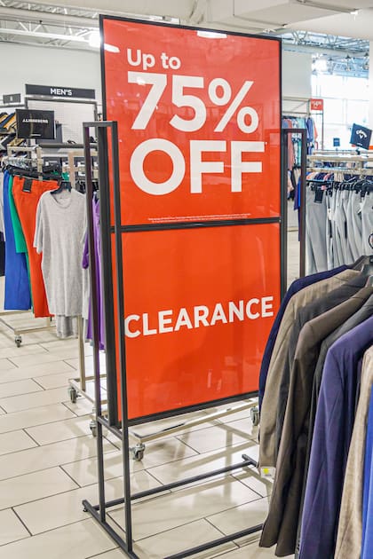 Cazar ofertas: aunque todavía hay descuentos agresivos en las tiendas y shoppings de la Florida, cada vez cuesta más encontrarlos