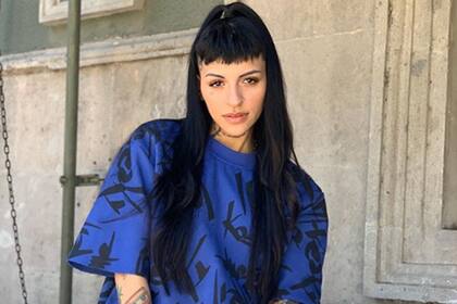 Cazzu anunció a través de un comunicado que su show de éste sábado en el Luna Park se reprograma para el 30 de mayo