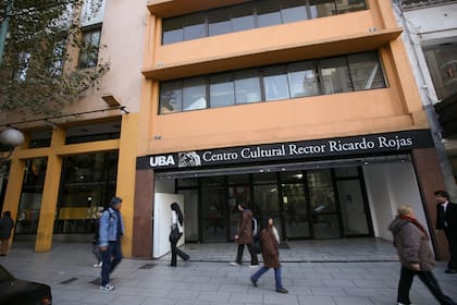 Así se ve hoy el frente del Centro Cultural, que también se caracteriza por una amplia oferta de cursos y talleres artísticos