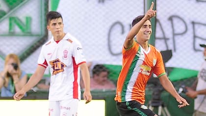 Emanuel Cecchini surgió en Banfield con un gran rendimiento y brilló con Julio Falcioni como DT