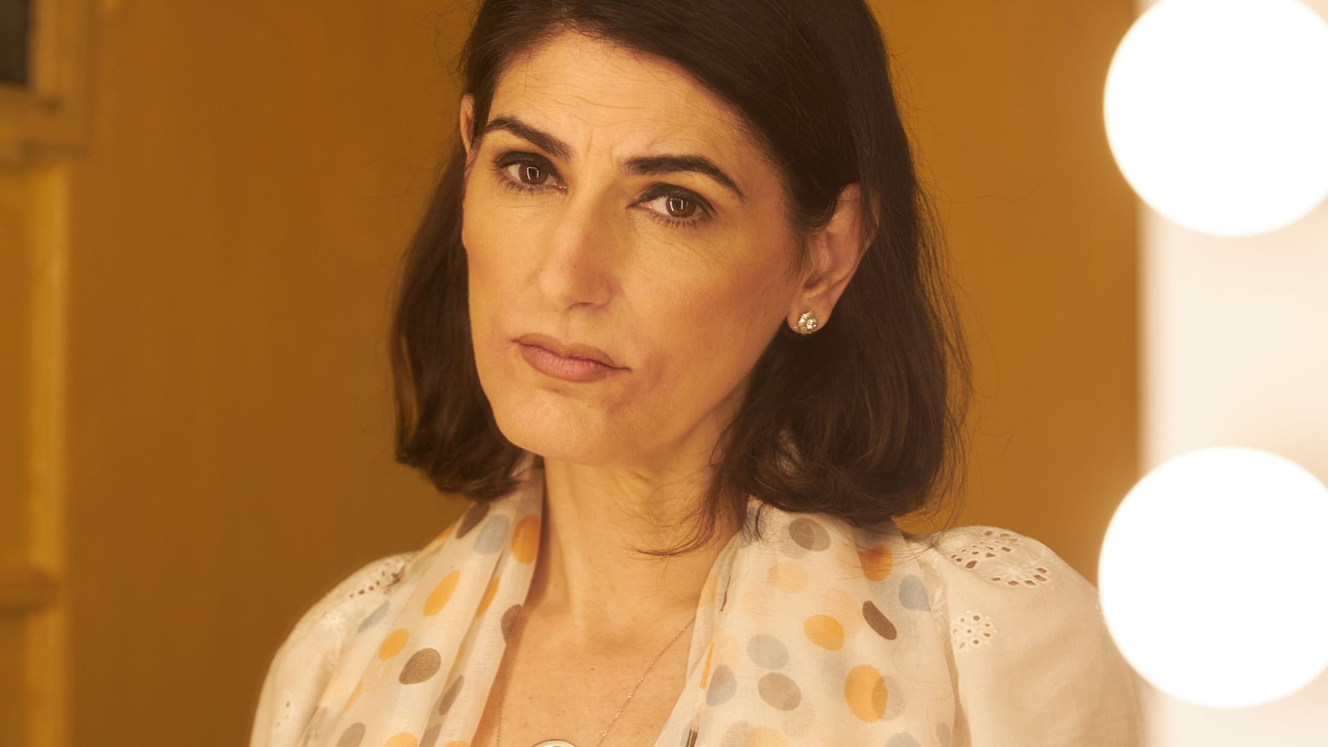 Cecilia Milone mientras su vida privada es un torbellino, en lo profesional brilla