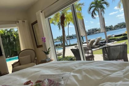 Cecilia Bolocco mostró en Instagram la vista que tiene desde su habitación en su casa de Miami mientras se repone de una neumonía