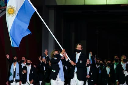 Otra vivencia inolvidable en Tokio junto con Ceci Carranza: abanderados de la delegación argentina