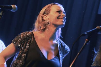 Cecilia Carrizo y Los abuelos de la Nada